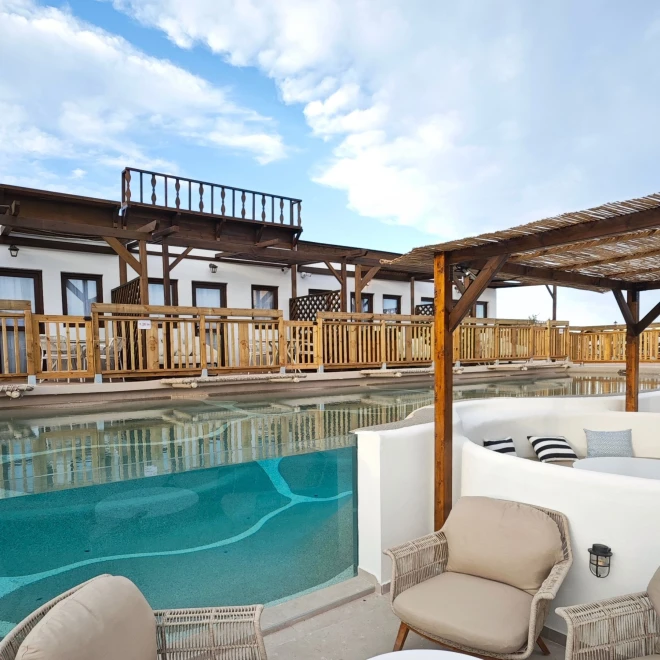 Paradise Island Pool