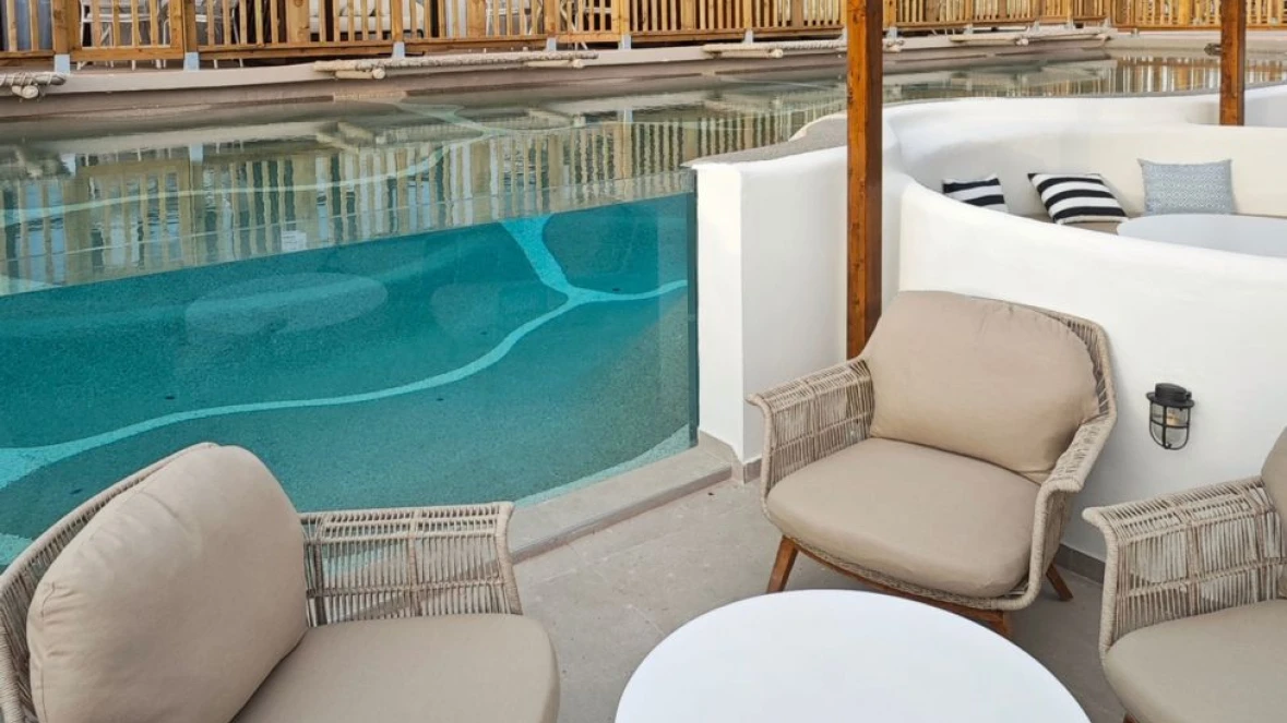 Paradise Island Pool