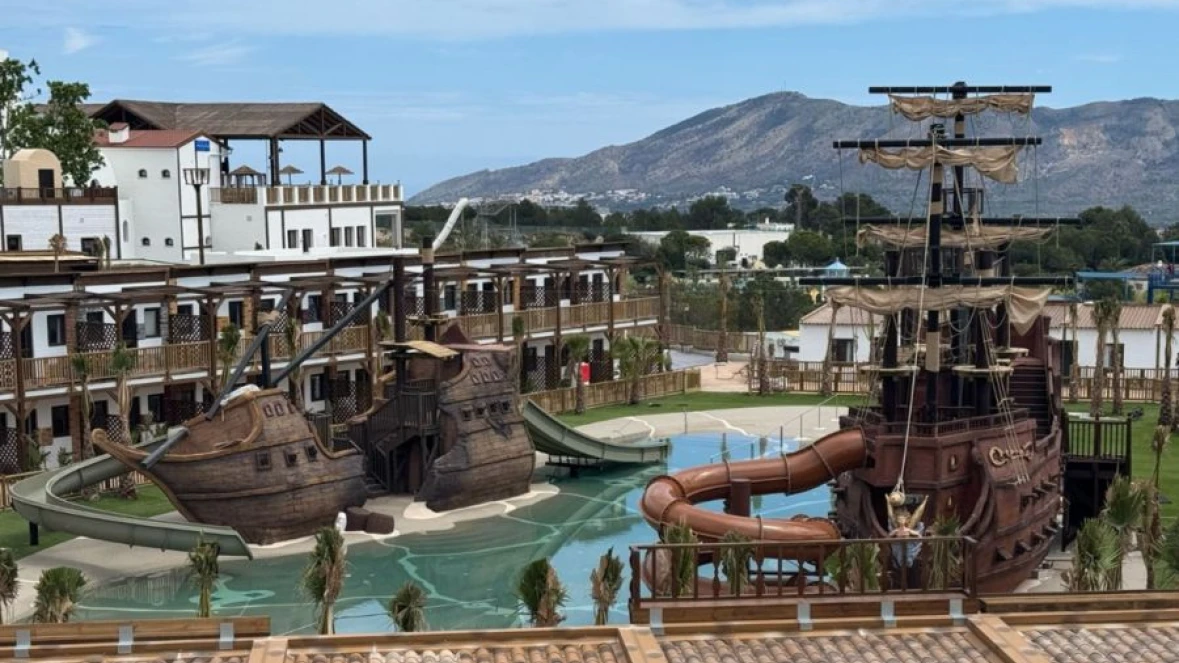 Battleship Lagoon Pool