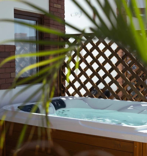 Paradise Island Jacuzi Lodge (premium)