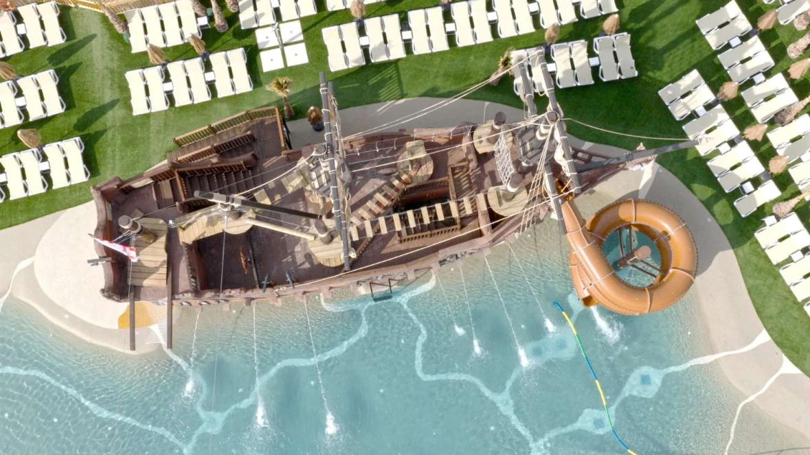Battleship Lagoon Pool Bar